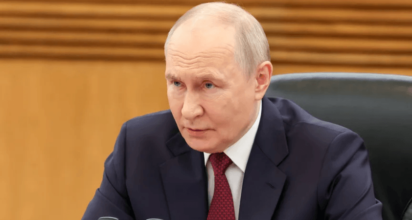 Putin, oyunu internet üzerinden kullandı
