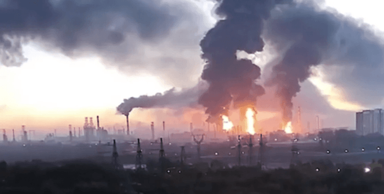 Rusya: Ukrayna’nın İHA saldırısında Moskova Petrol Rafinerisi hasar aldı