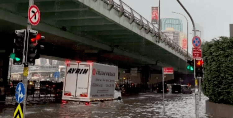 İstanbul Valiliği tarih vererek uyardı: Çok kuvvetli sağanak yağış geliyor