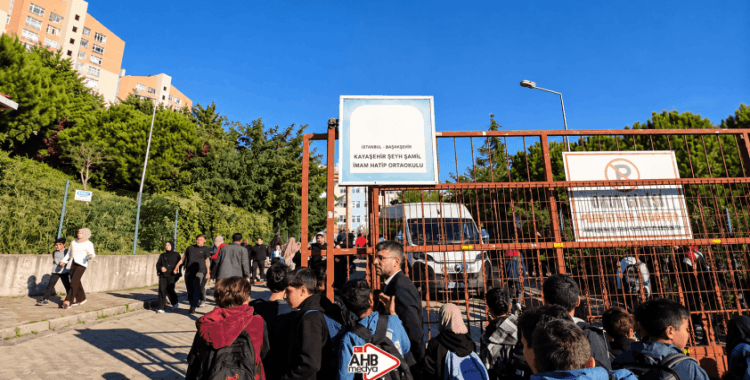 Başakşehir’deki İmam Hatip ortaokulunda bıçaklı saldırı: 4 kız öğrenci yaralı