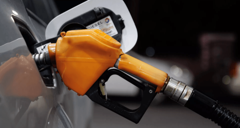 Trump'ın İran'a yeniden saldırı ihtimali petrolü 105 dolara taşıdı, borsalar geriledi