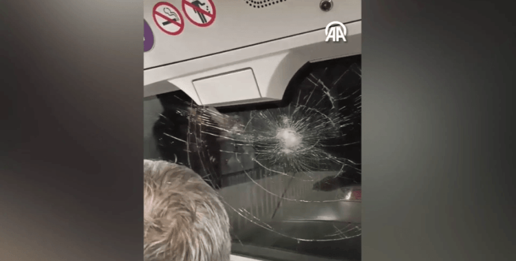 İstanbul'da metroda kablolar patladı, seferler durdu