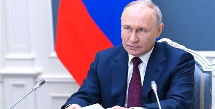 Putin: Rusya'da yasaklanmayan her şeye izin var